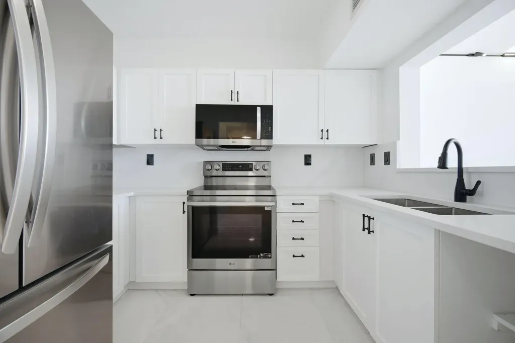 3020 NE 32nd Avenue Fort Lauderdale FL 33308