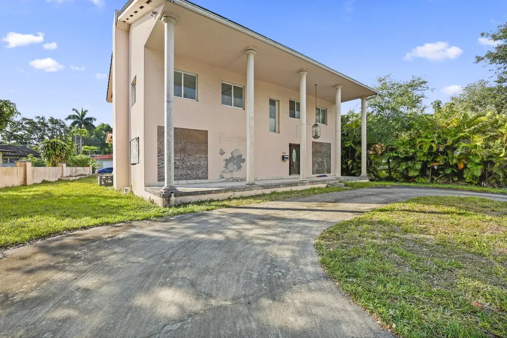 9655 Biscayne Boulevard Miami Shores FL 33138