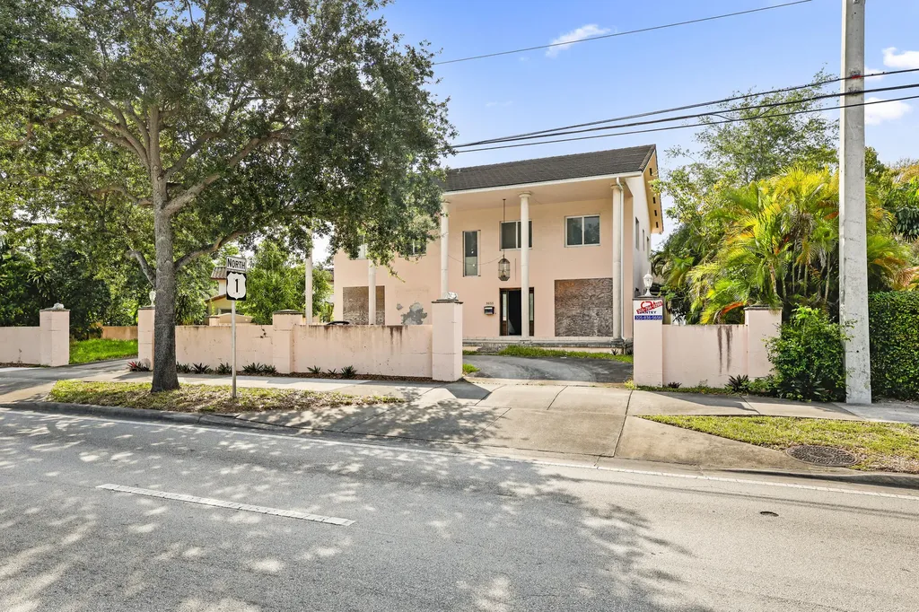 9655 Biscayne Boulevard Miami Shores FL 33138