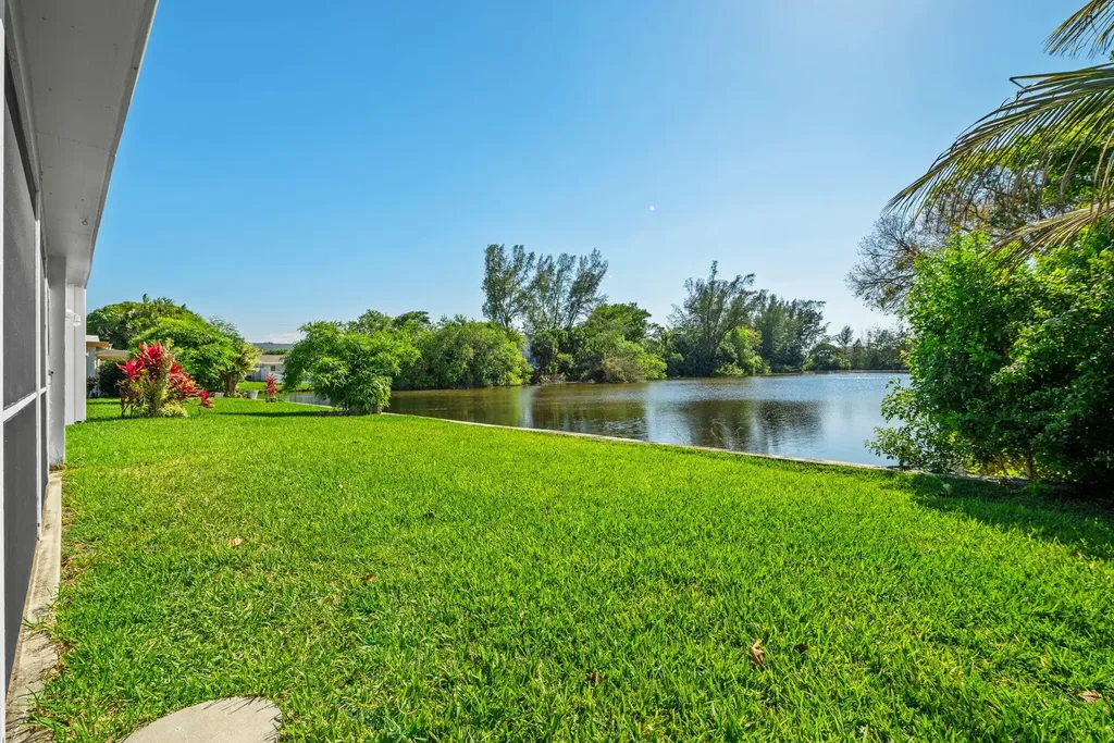 5205 NW 28th Avenue Tamarac FL 33309