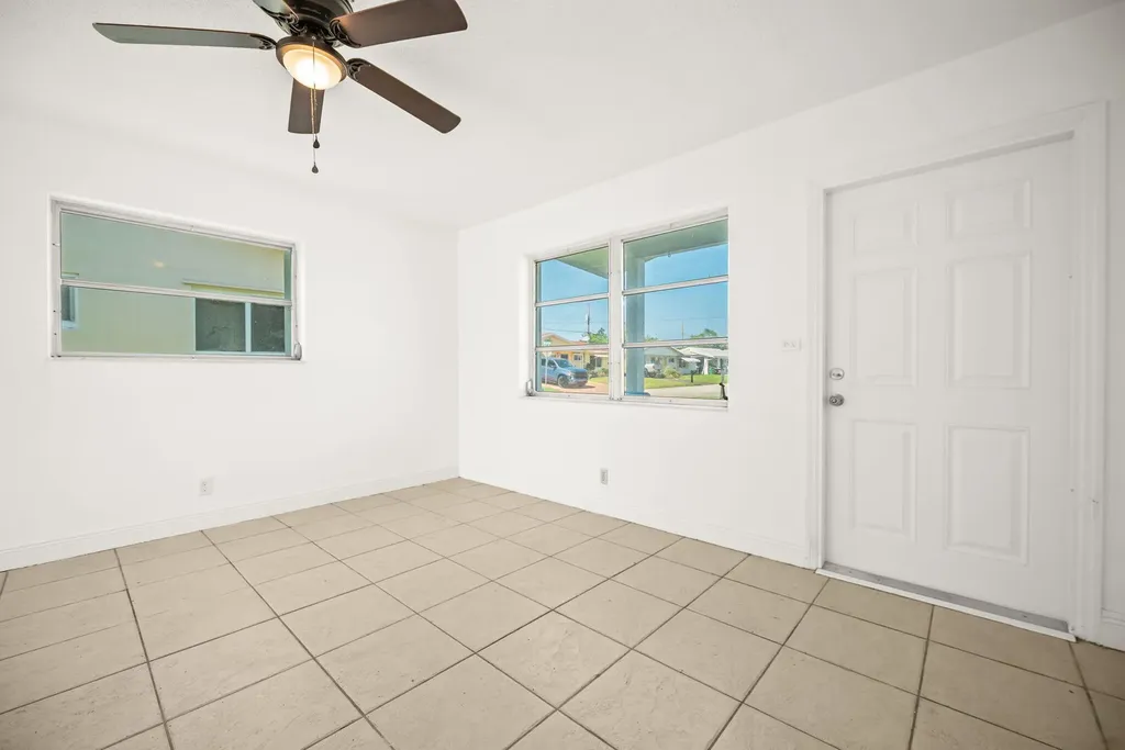5205 NW 28th Avenue Tamarac FL 33309