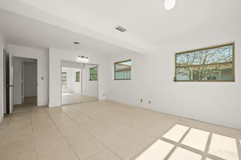 5205 NW 28th Avenue Tamarac FL 33309
