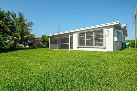 5205 NW 28th Avenue Tamarac FL 33309