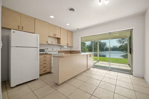 5205 NW 28th Avenue Tamarac FL 33309