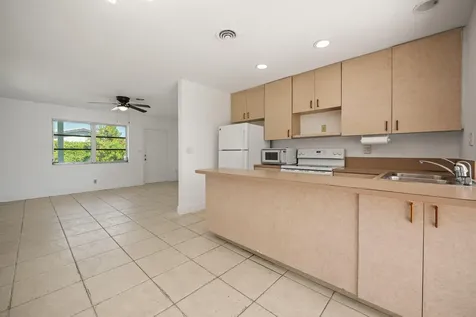 5205 NW 28th Avenue Tamarac FL 33309