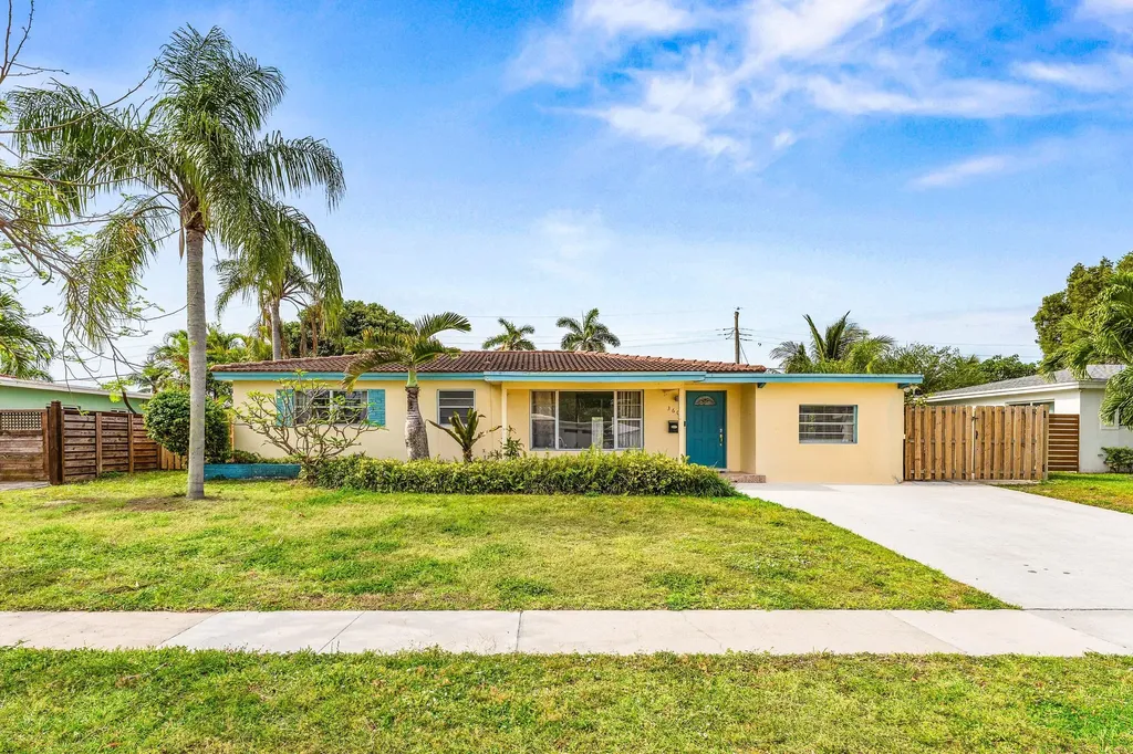 360 NE 23rd Way Boca Raton FL 33431