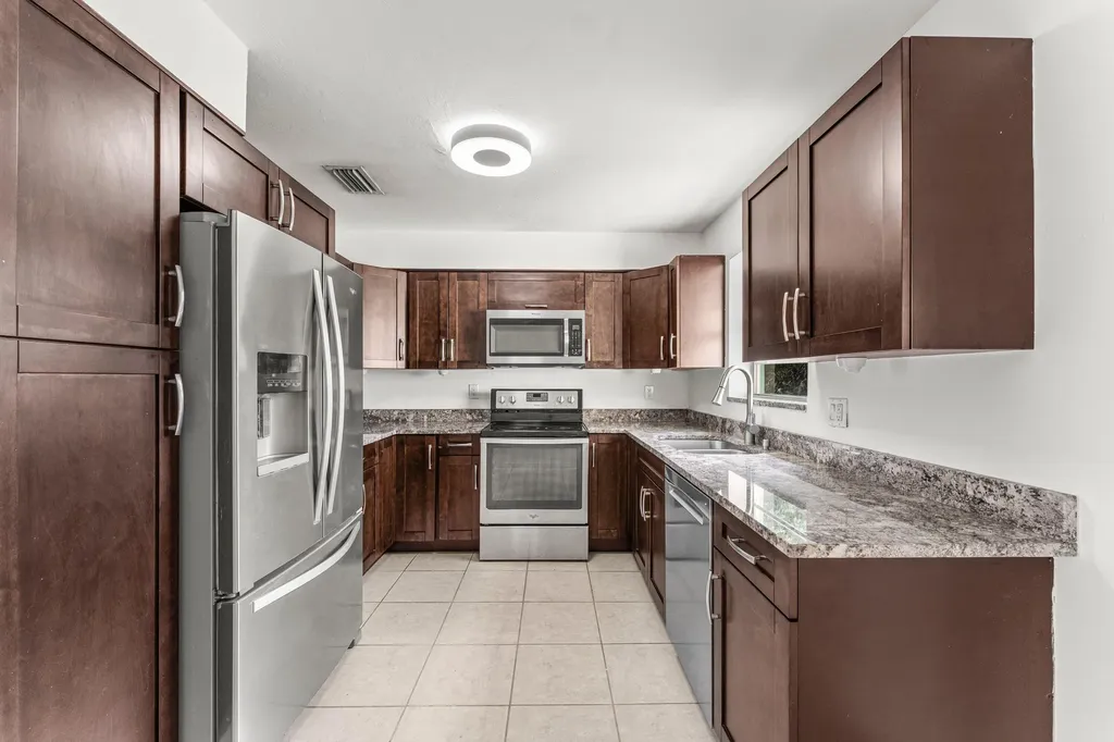 360 NE 23rd Way Boca Raton FL 33431
