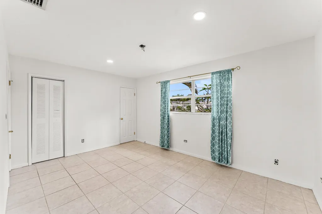 360 NE 23rd Way Boca Raton FL 33431