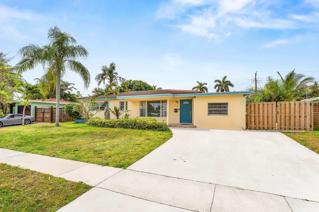 360 NE 23rd Way Boca Raton FL 33431