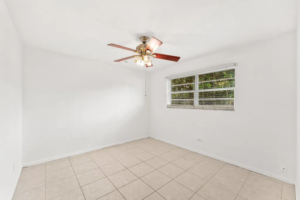 360 NE 23rd Way Boca Raton FL 33431