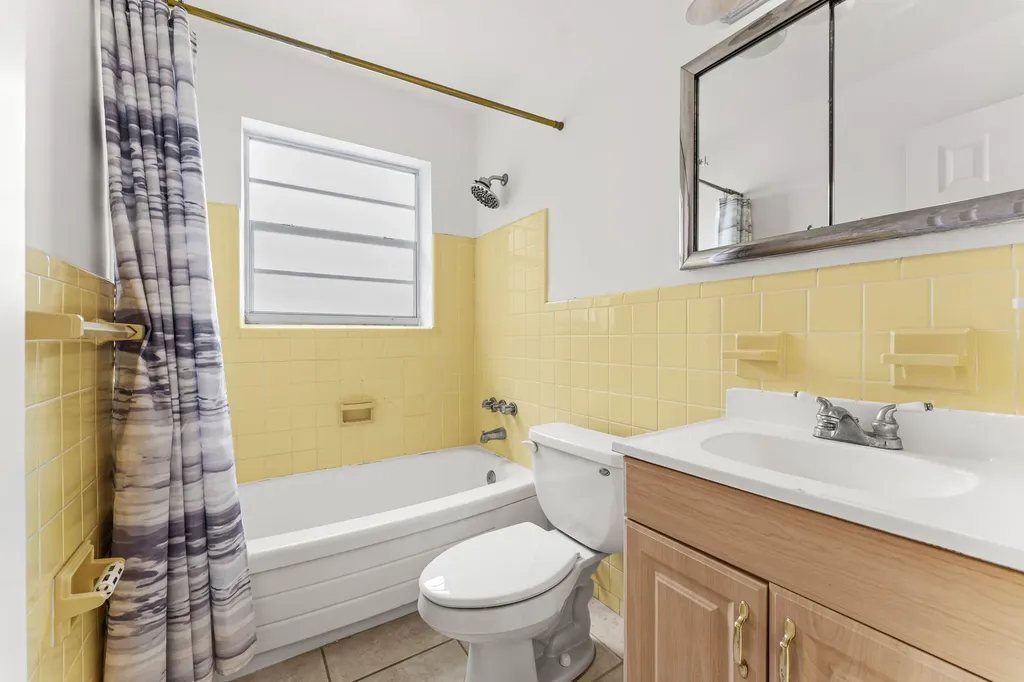 360 NE 23rd Way Boca Raton FL 33431
