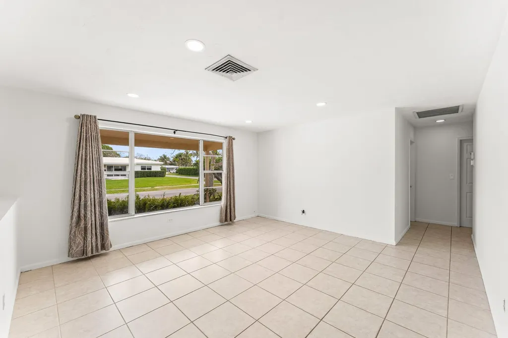 360 NE 23rd Way Boca Raton FL 33431