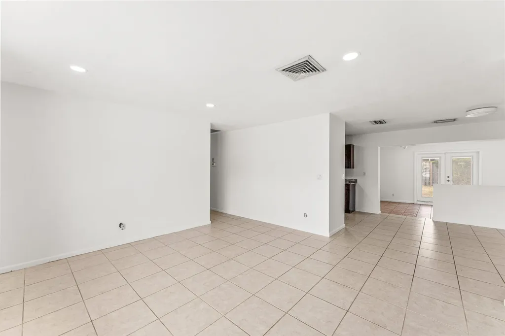 360 NE 23rd Way Boca Raton FL 33431