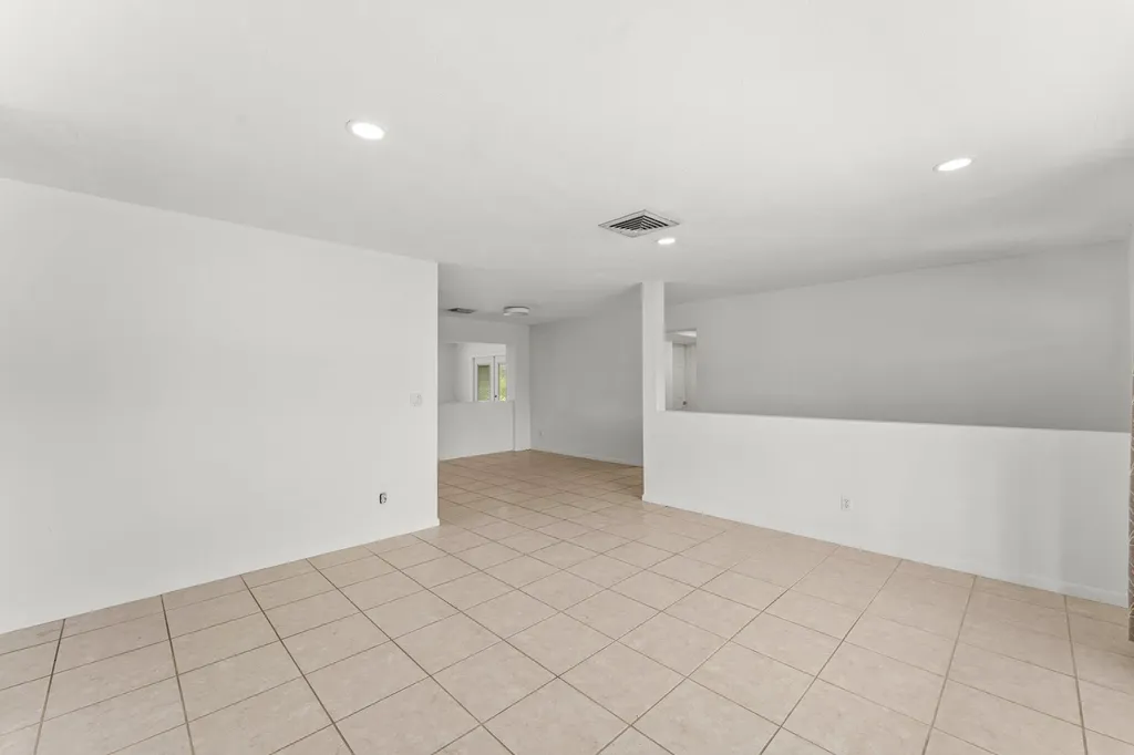 360 NE 23rd Way Boca Raton FL 33431