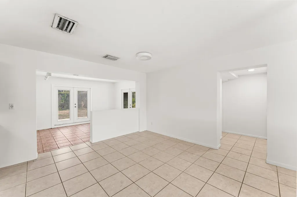 360 NE 23rd Way Boca Raton FL 33431