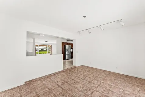 360 NE 23rd Way Boca Raton FL 33431