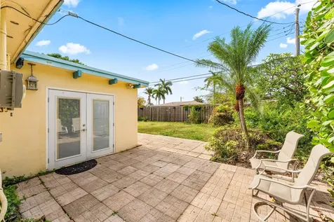 360 NE 23rd Way Boca Raton FL 33431