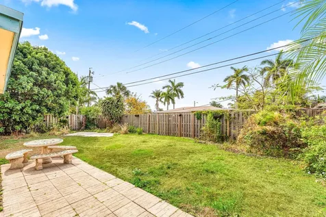 360 NE 23rd Way Boca Raton FL 33431