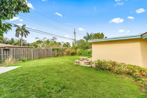 360 NE 23rd Way Boca Raton FL 33431