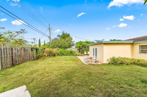 360 NE 23rd Way Boca Raton FL 33431