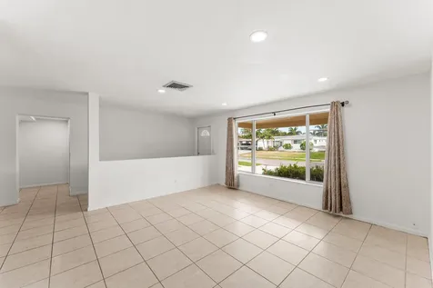 360 NE 23rd Way Boca Raton FL 33431