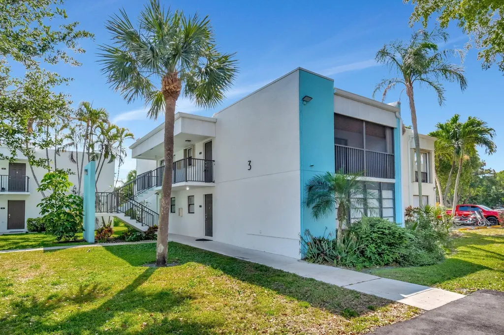 2395 Jaeger Drive Delray Beach FL 33444