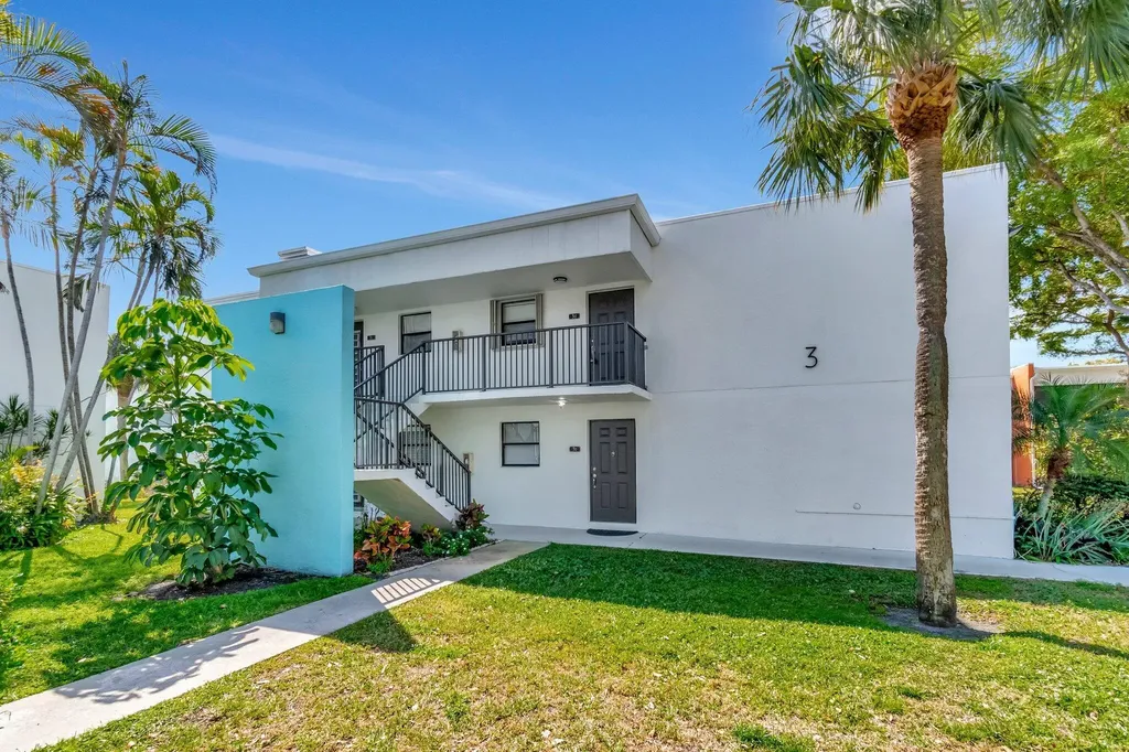 2395 Jaeger Drive Delray Beach FL 33444