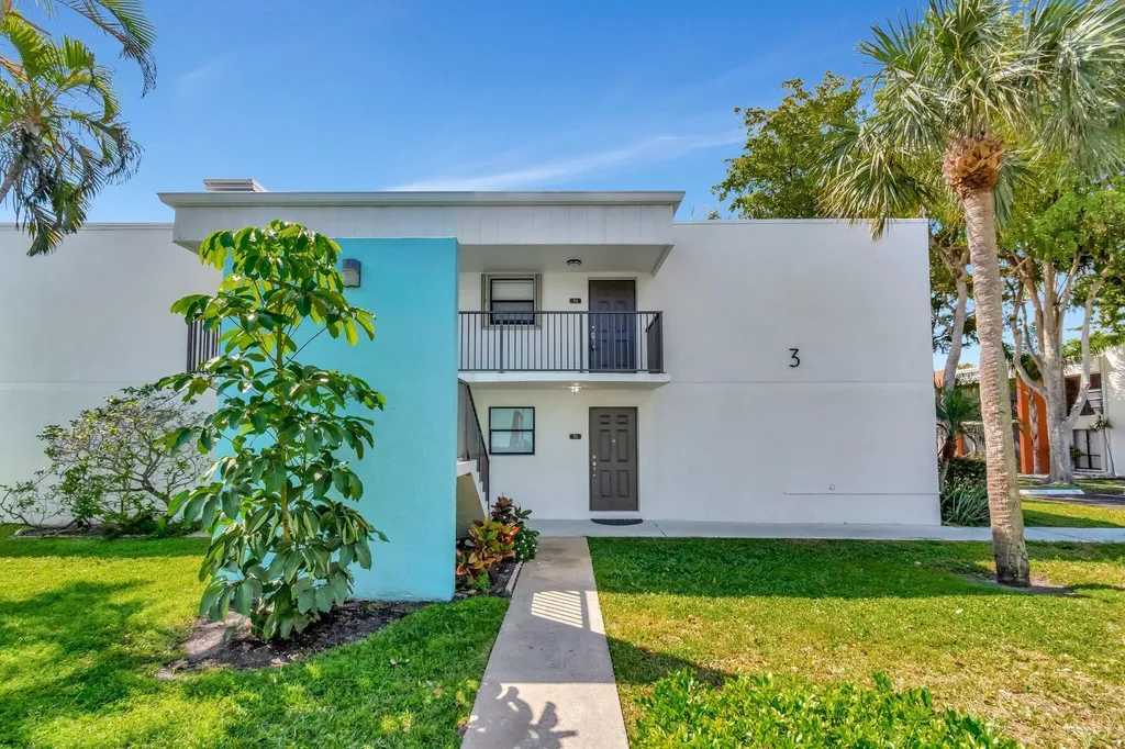 2395 Jaeger Drive Delray Beach FL 33444