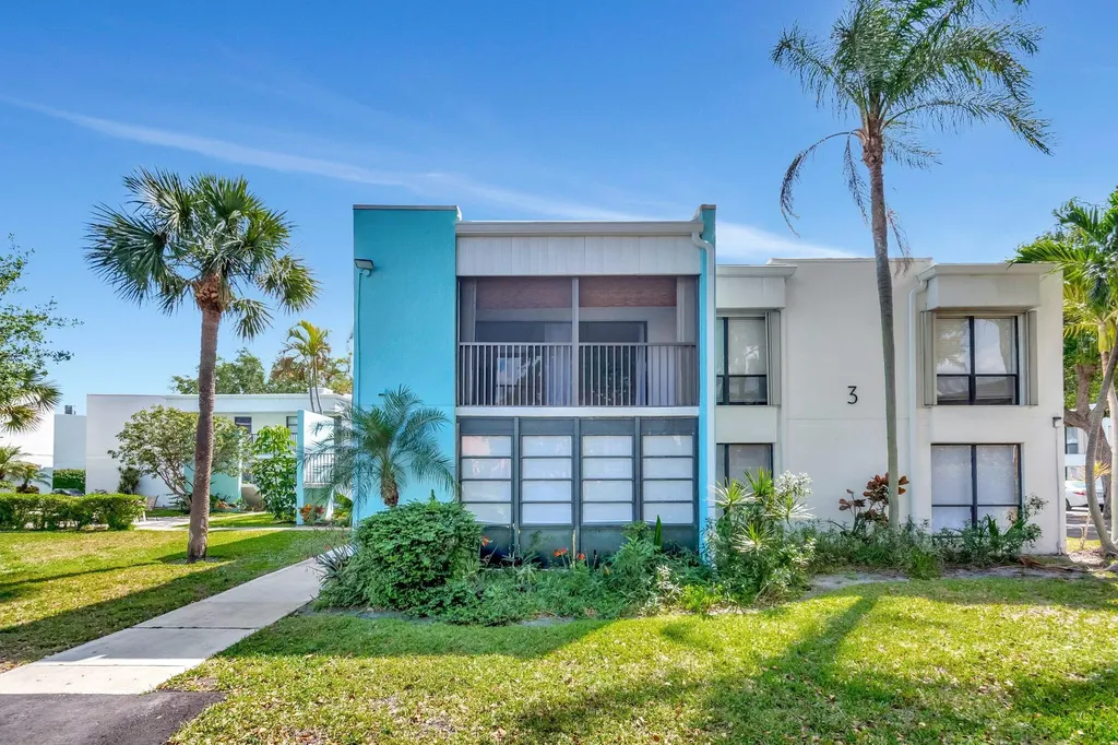 2395 Jaeger Drive Delray Beach FL 33444