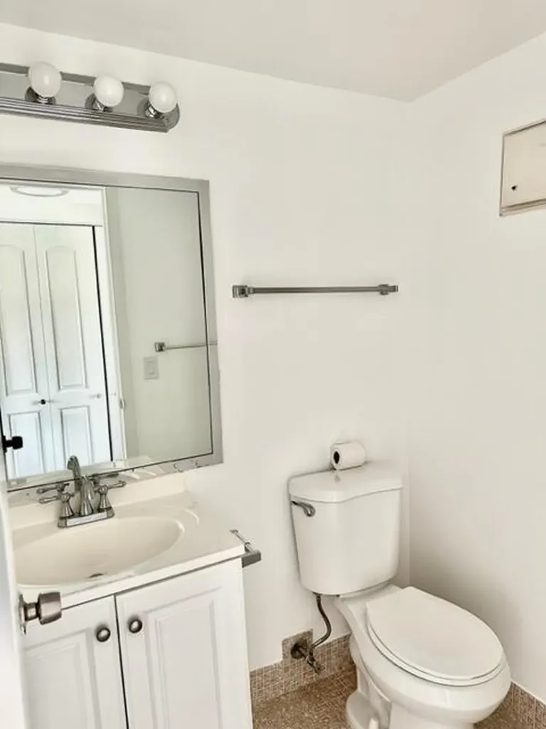 251 Brighton F Boca Raton FL 33434