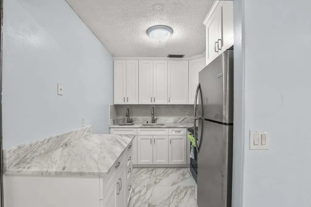 63 Hastings D West Palm Beach FL 33417