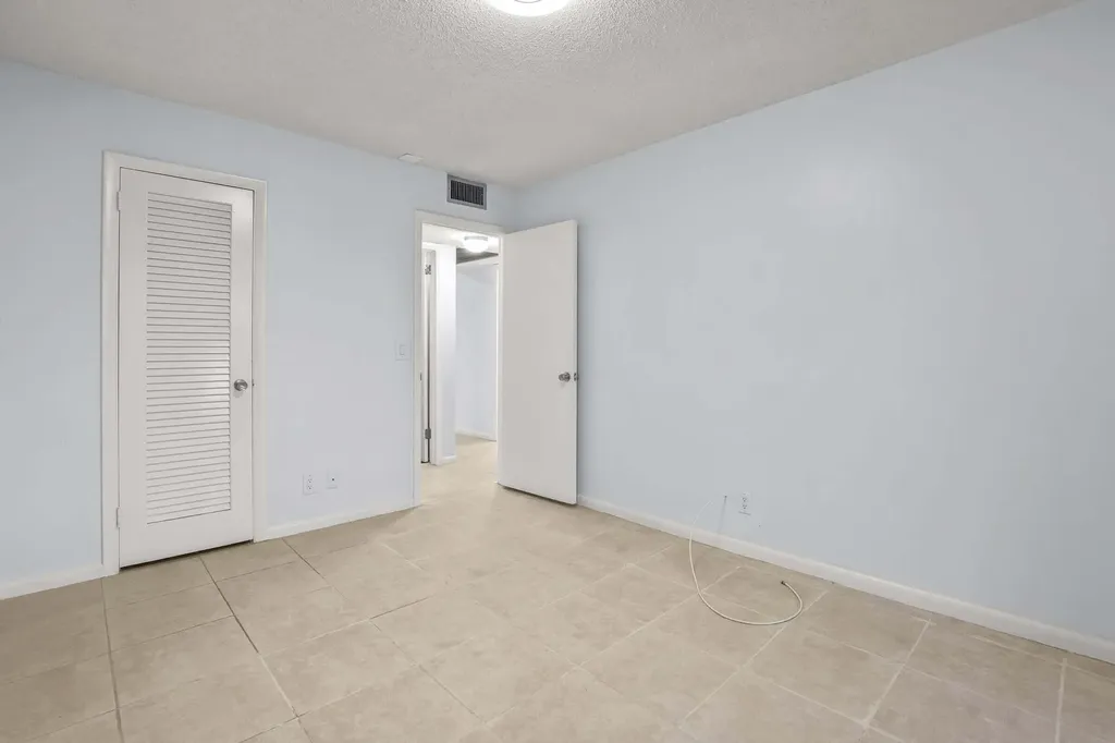 63 Hastings D West Palm Beach FL 33417
