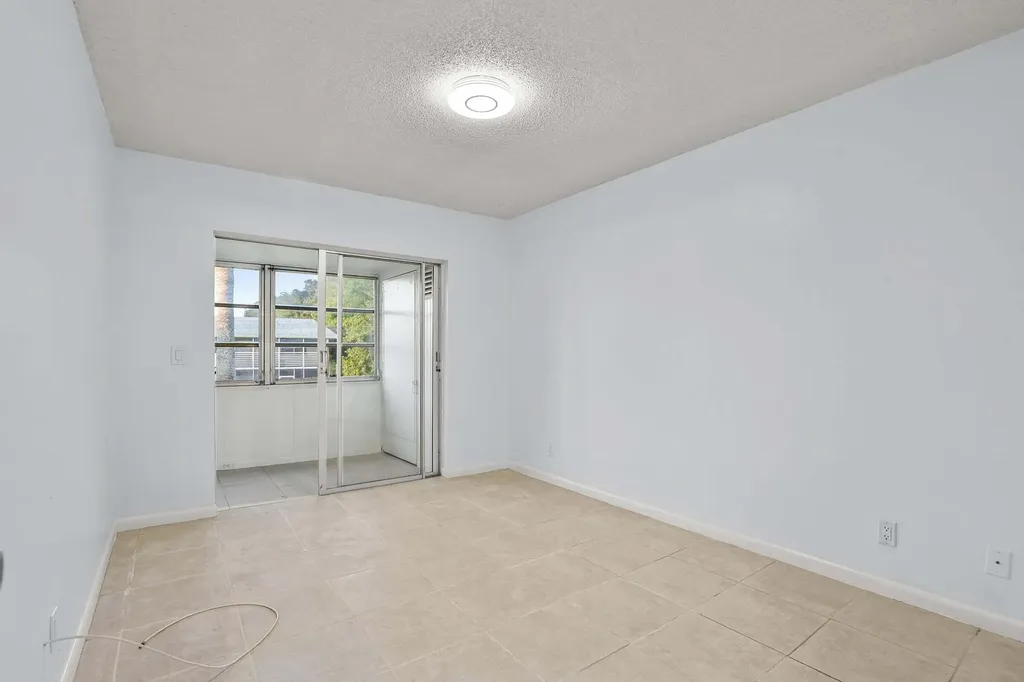 63 Hastings D West Palm Beach FL 33417