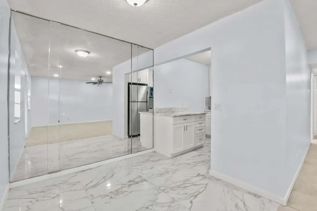 63 Hastings D West Palm Beach FL 33417