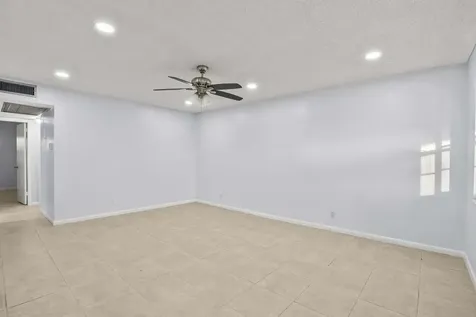 63 Hastings D West Palm Beach FL 33417