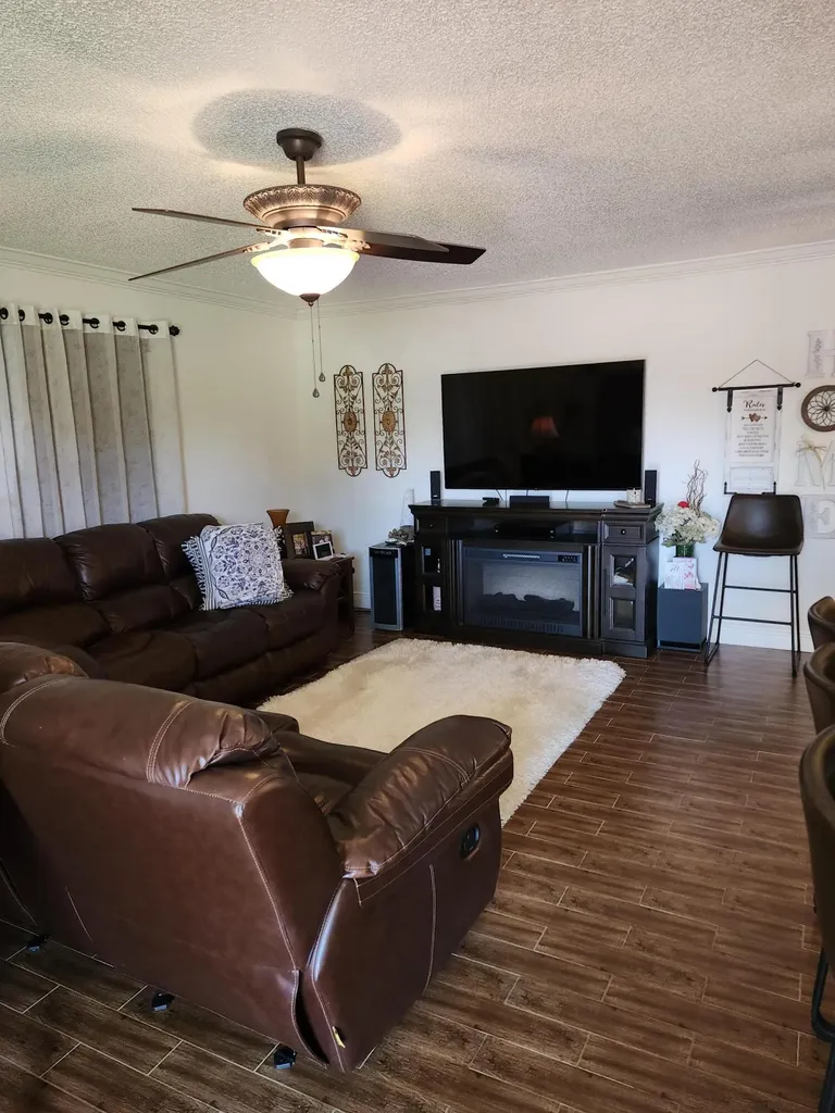 101 Country Lane Boynton Beach FL 33435
