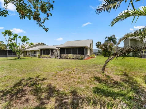 1526 SE Dewberry Court Port St Lucie FL 34952