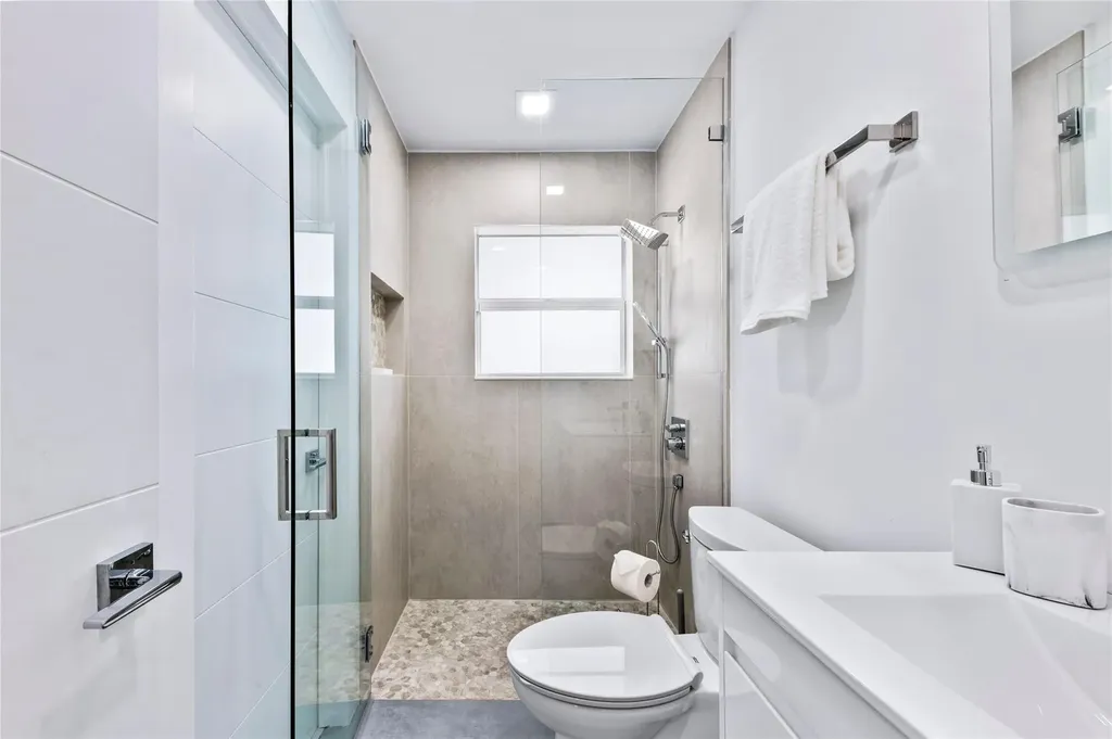 3329 NE 17th Street Fort Lauderdale FL 33305