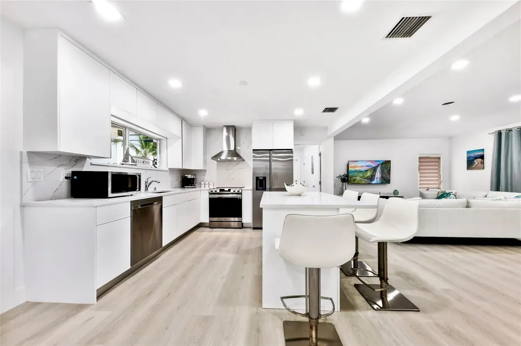 3329 NE 17th Street Fort Lauderdale FL 33305