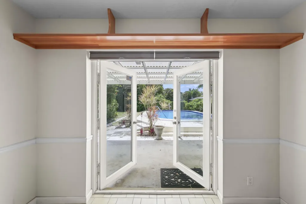 1720 SW 10th Street Boca Raton FL 33486