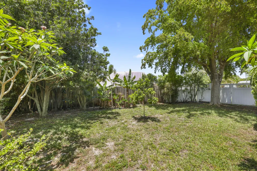 1720 SW 10th Street Boca Raton FL 33486