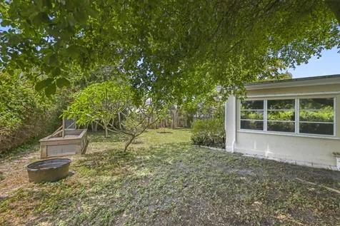 1720 SW 10th Street Boca Raton FL 33486