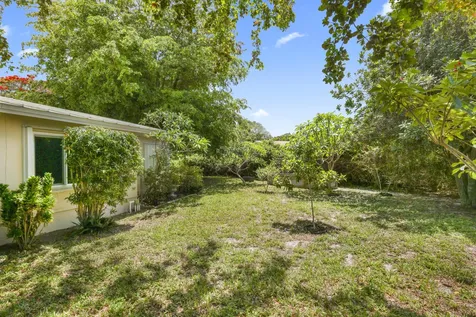 1720 SW 10th Street Boca Raton FL 33486
