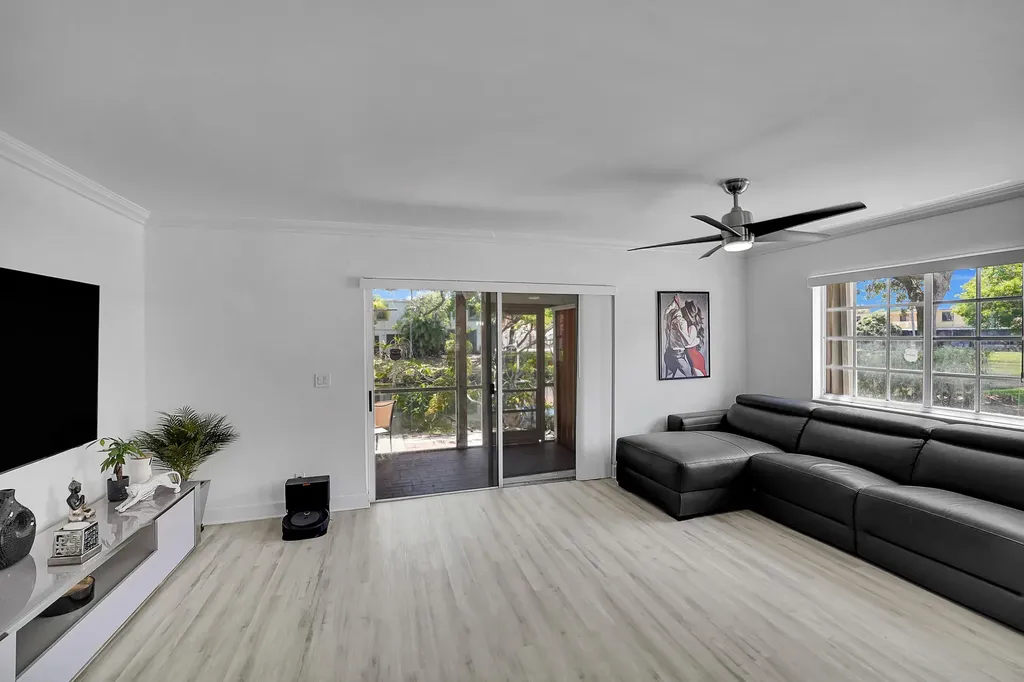 9499 NW 42nd Street Sunrise FL 33351