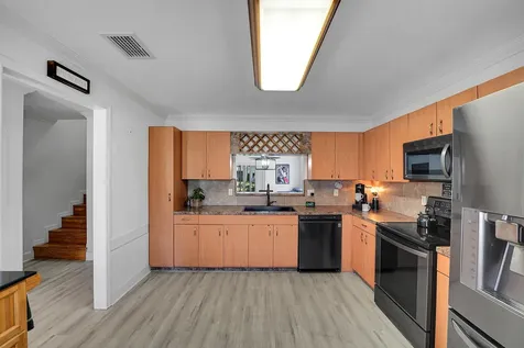 9499 NW 42nd Street Sunrise FL 33351