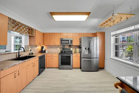 9499 NW 42nd Street Sunrise FL 33351