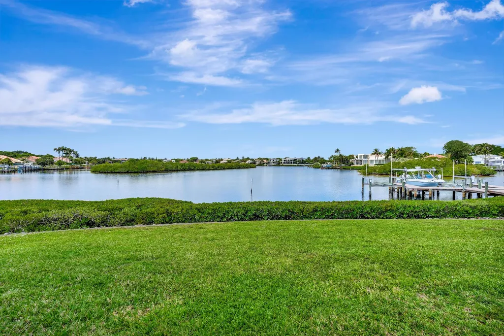 2704 Captains Way Jupiter FL 33477