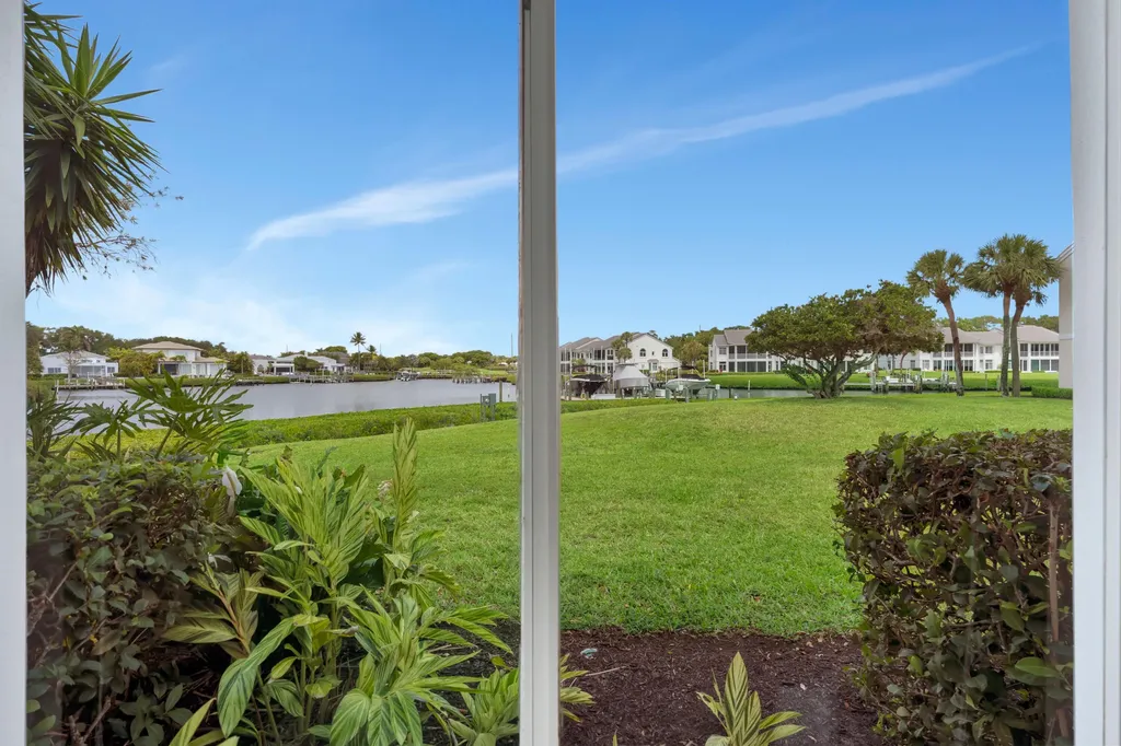 2704 Captains Way Jupiter FL 33477