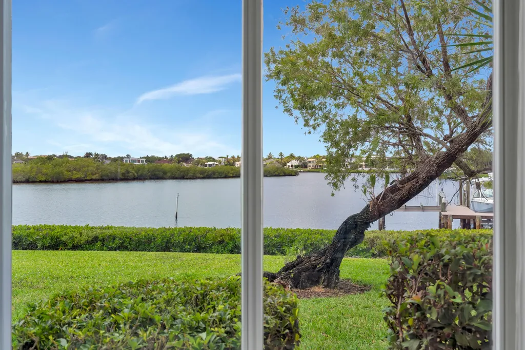 2704 Captains Way Jupiter FL 33477
