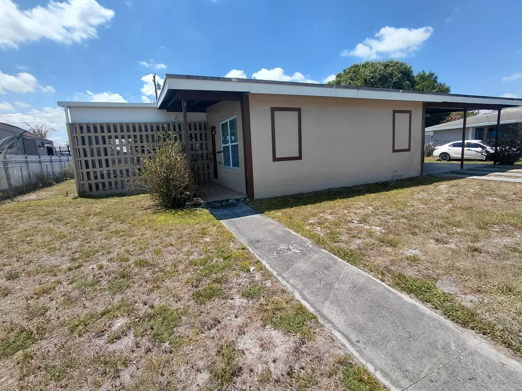 116 NE Prima Vista Boulevard Port St Lucie FL 34983